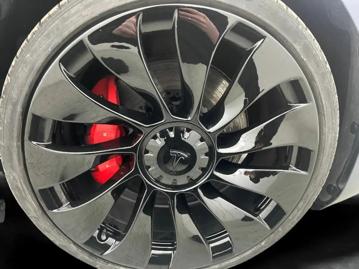 2020-tesla-model-3-e-performance-big-11