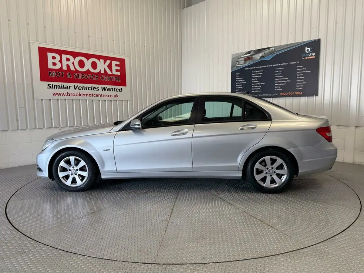 2012-mercedes-benz-c-class-18-c180-se-edition-125-156ps-blueefficiency-saloon-4d-7g-tronic-big-6