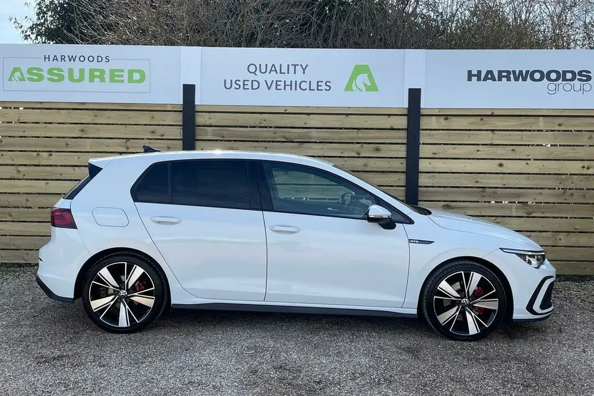 2021-volkswagen-golf-20tdi-gtd-big-1