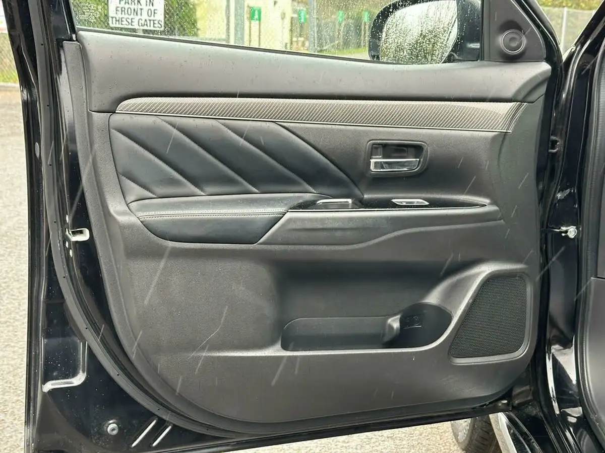 2019-mitsubishi-outlander-24-4h-phev-big-57