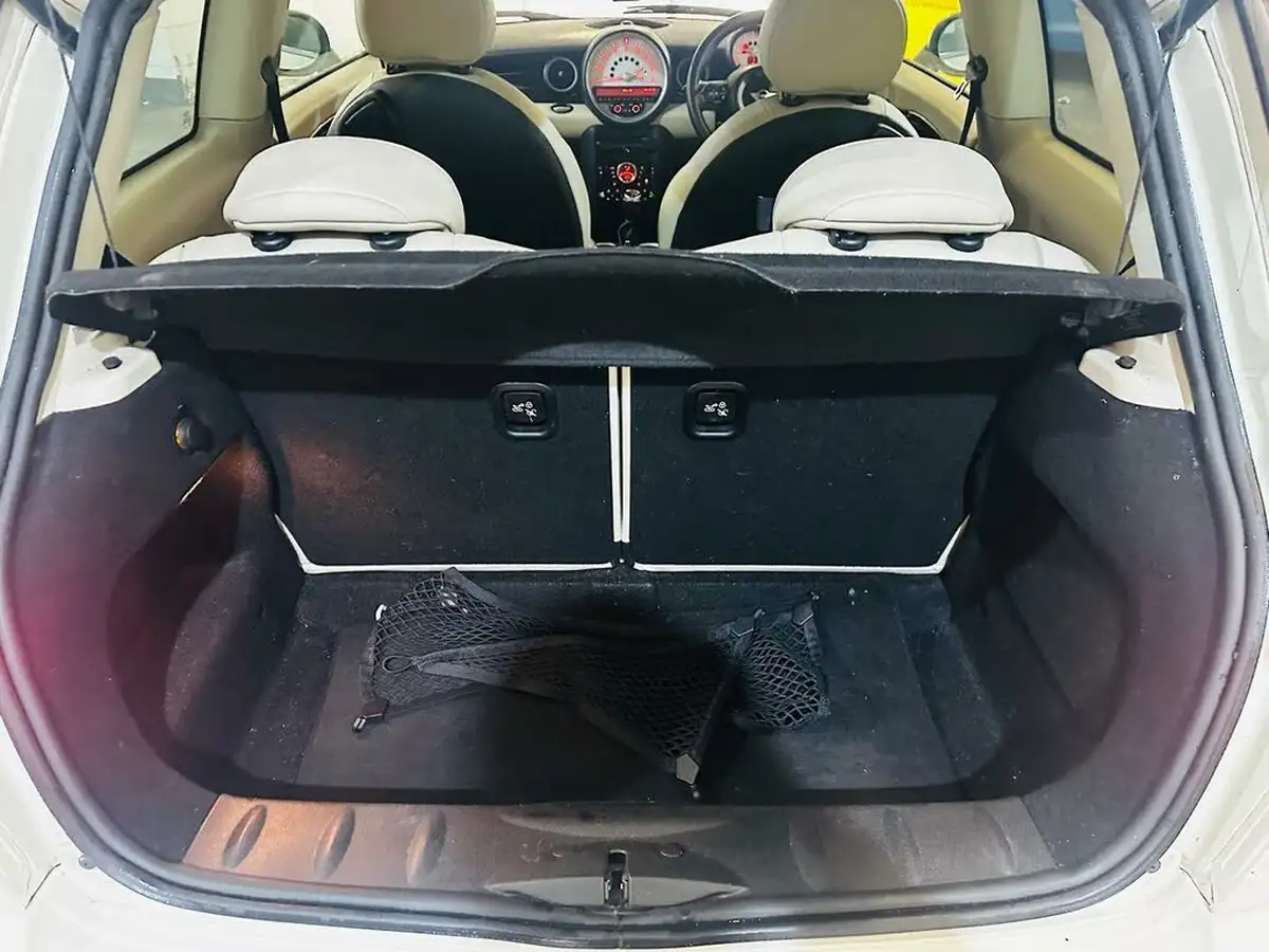 2011-mini-cooper-16-cooper-s-hatchback-3d-big-39