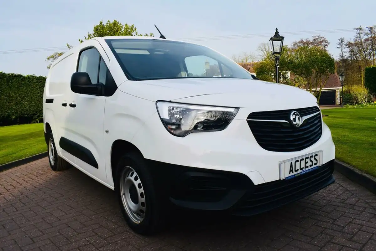 2021-vauxhall-combo-15cdti-edition-2300-100pseu6dt-l2h1-panel-big-11