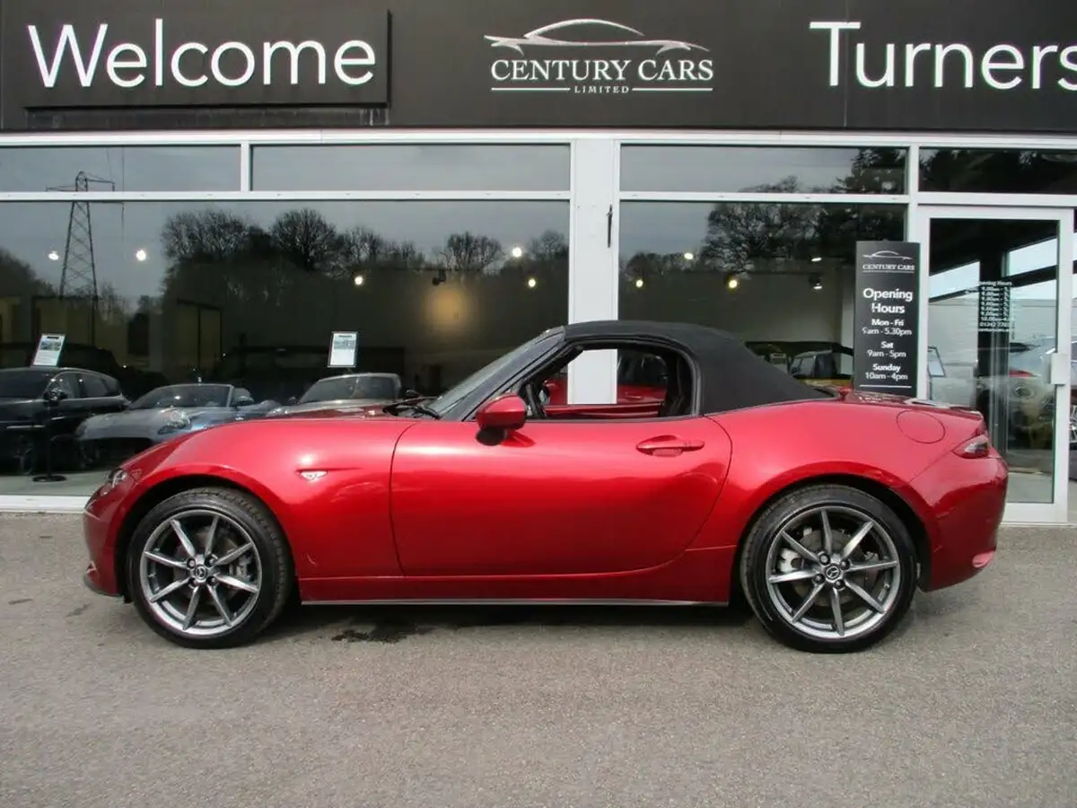 2021-mazda-mx-5-20-sport-tech-convertible-big-21