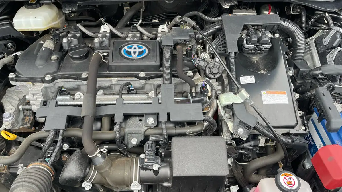 2021-toyota-corolla-18-vvt-i-trek-big-15