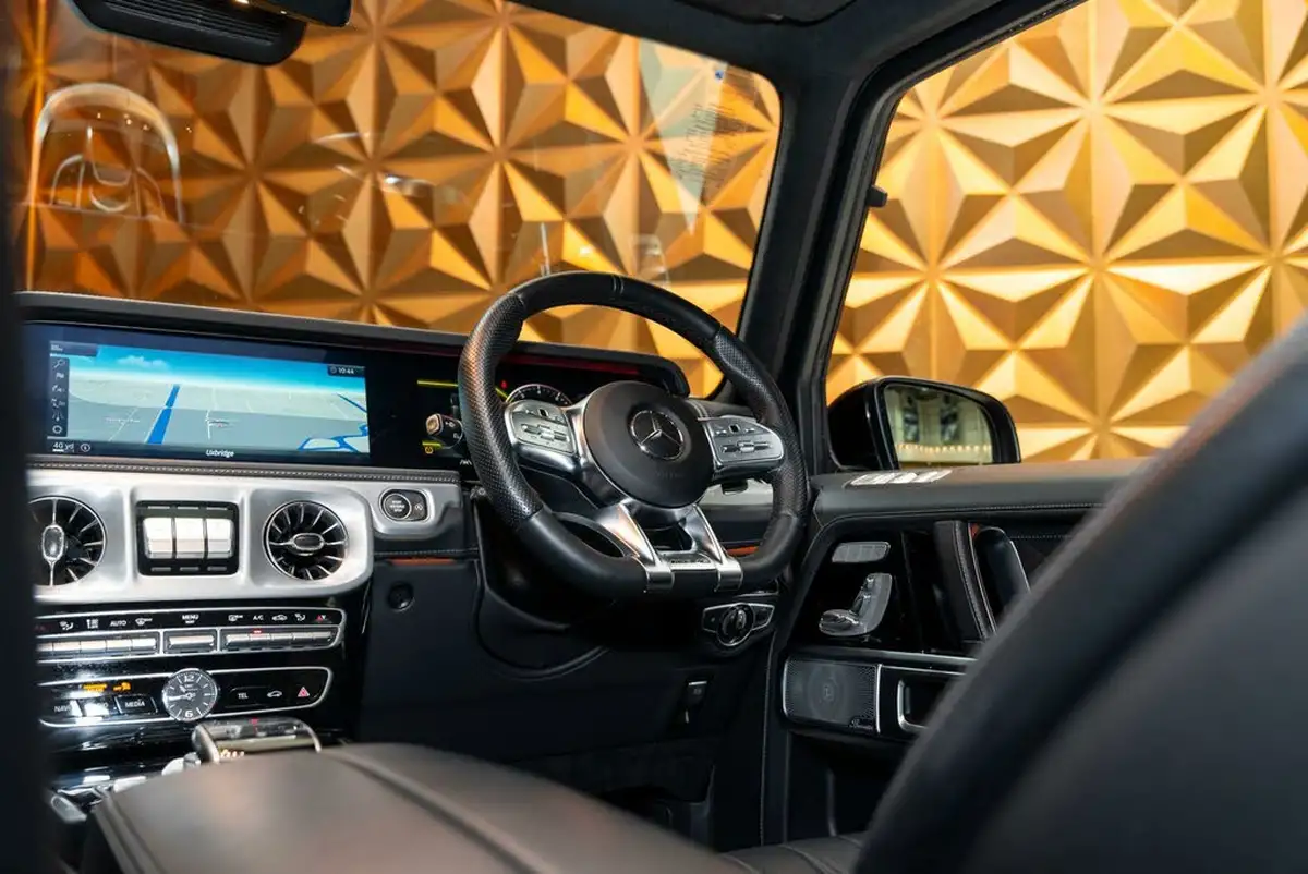2022-mercedes-benz-g-class-40-g63-amg-big-11
