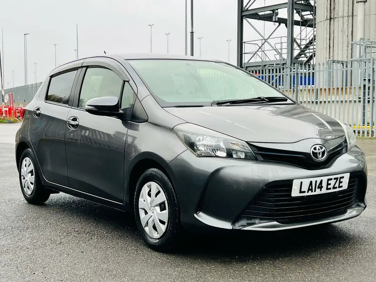 2014-toyota-yaris-133-tr-5d-m-drive-s-big-0