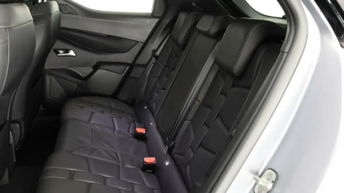 2021-ds-ds-3-crossback-12-puretech-ultra-prestige-155ps-big-15