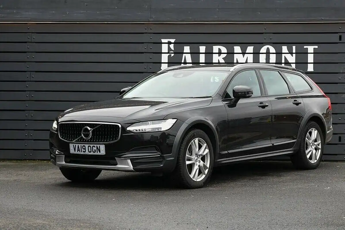 2019-volvo-v90-20-t5-cross-country-big-1