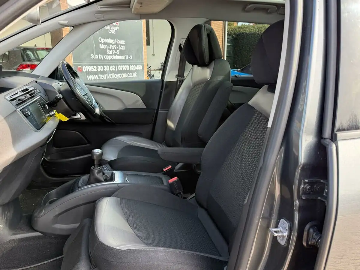 2016-citroen-grand-c4-picasso-16bluehdi-exclusive-big-37