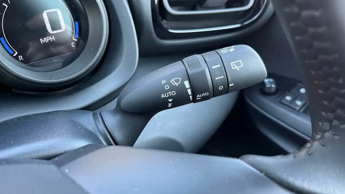 2022-toyota-yaris-15-vvt-i-design-big-45