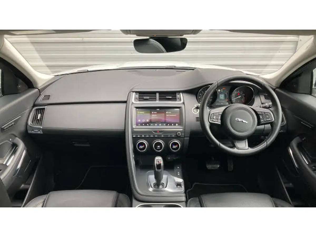 2020-jaguar-e-pace-20-i4-se-300ps-big-8