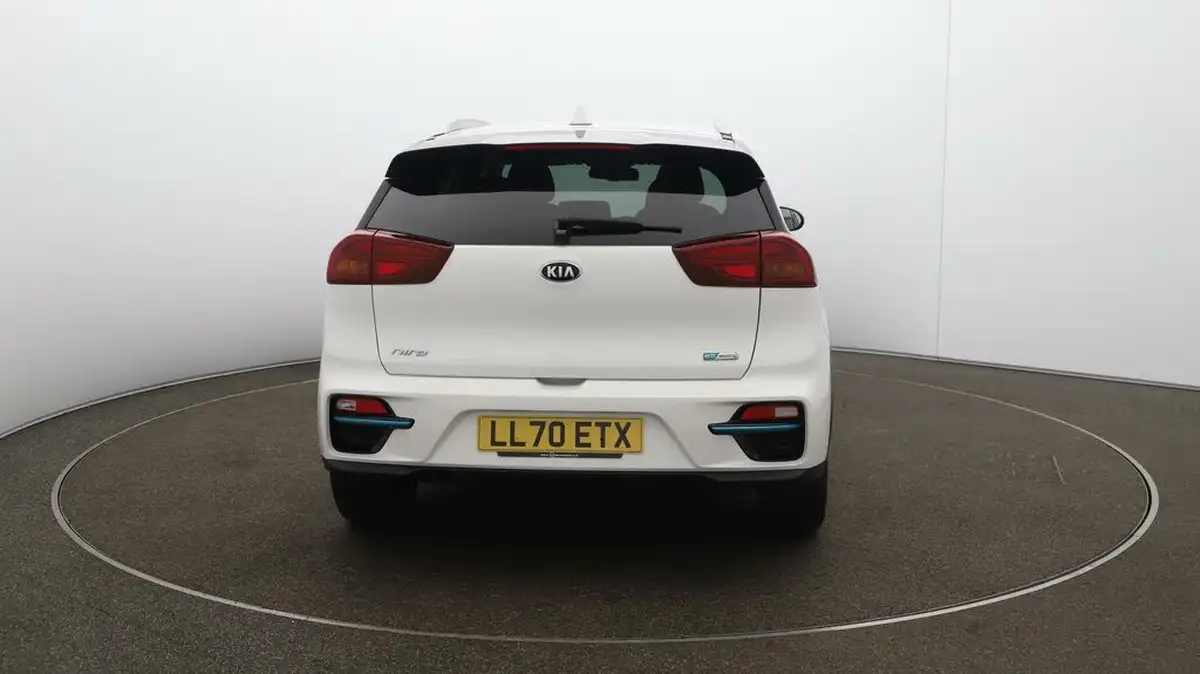 2021-kia-e-niro-ev-4-big-50