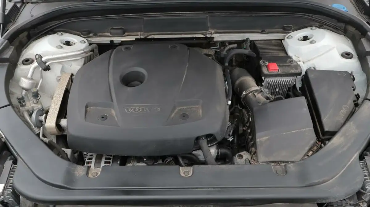 2020-volvo-xc60-20-t5-momentum-awd-big-19