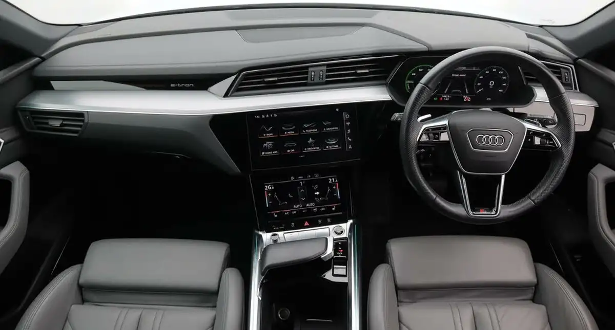 2022-audi-e-tron-50e-s-line-station-wagon-big-13