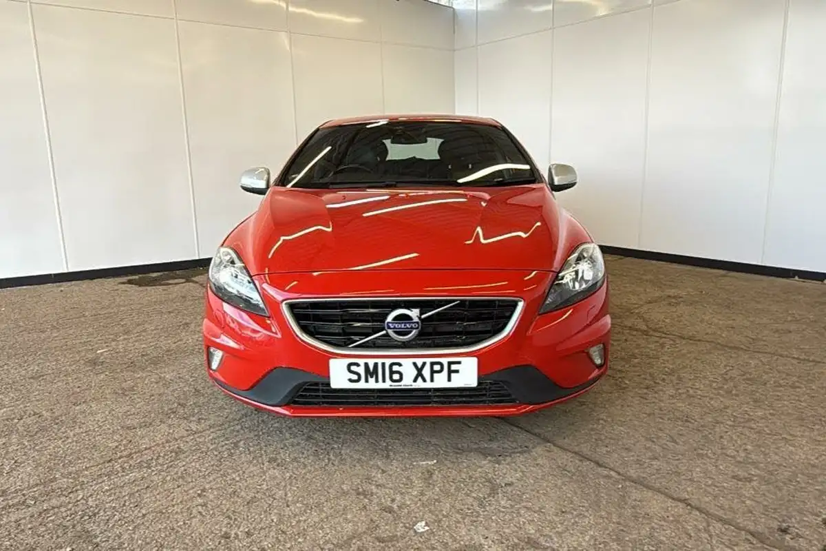 2016-volvo-v40-20-t3-r-design-big-7
