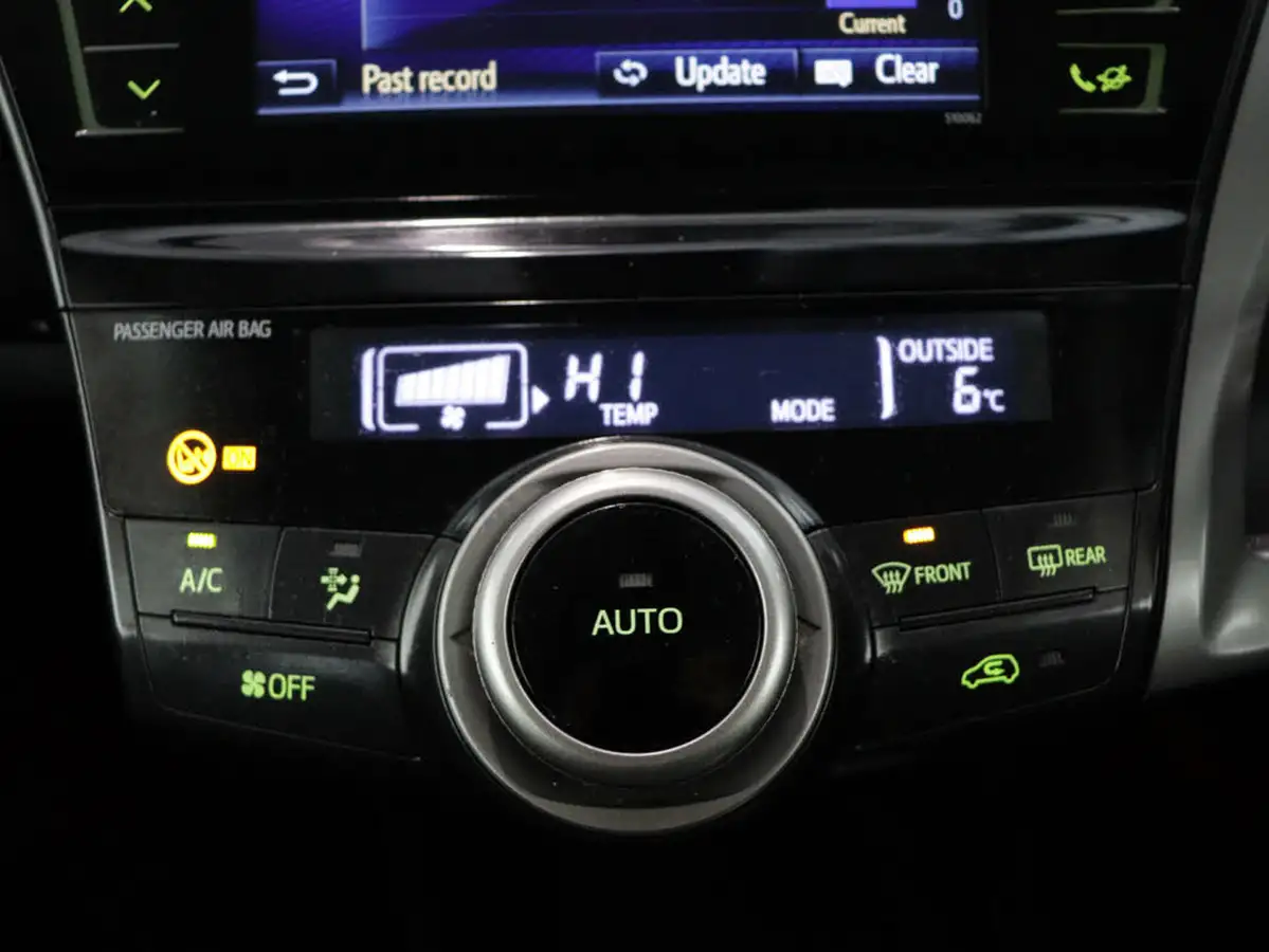 2020-toyota-prius-18-vvt-i-excel-big-23