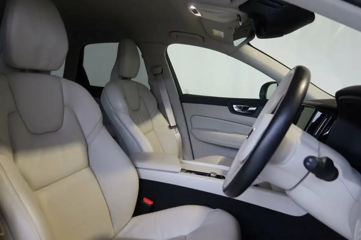 2021-volvo-xc60-20-b5-momentum-big-9