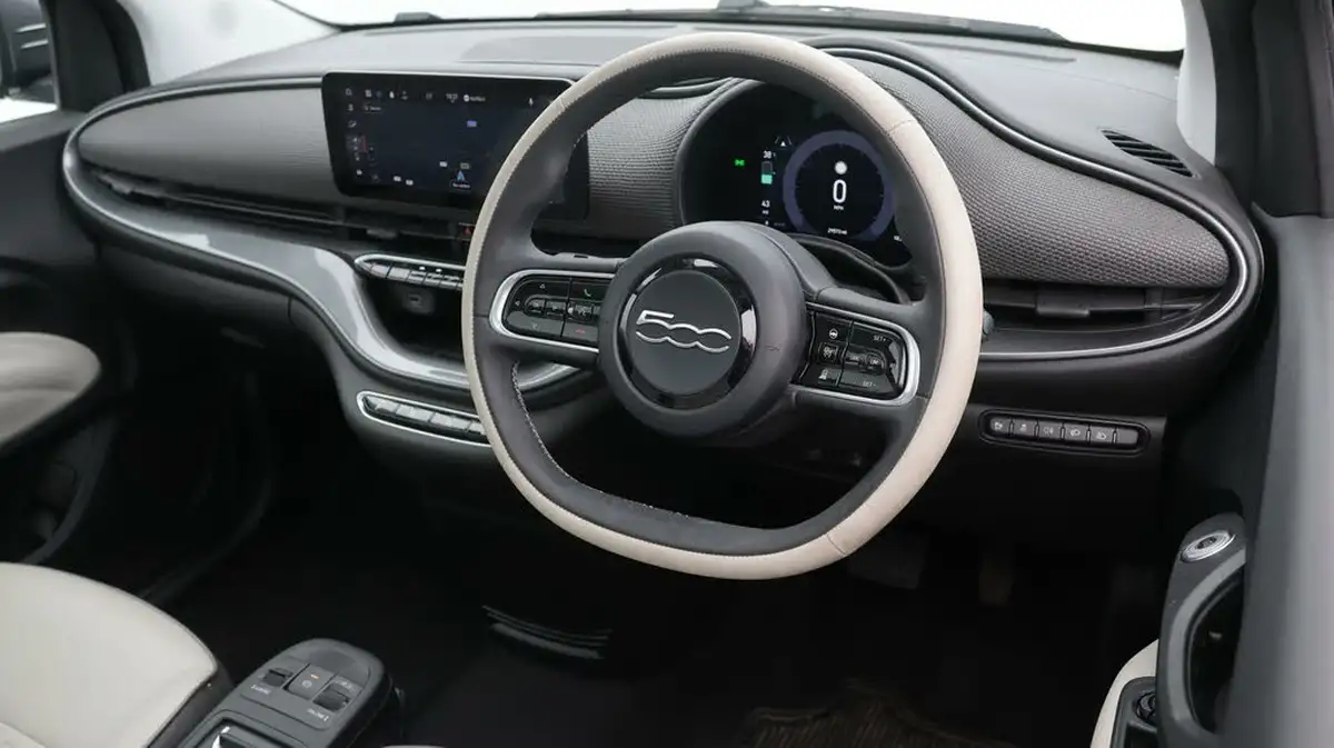 2022-fiat-500-e-la-prima-big-9