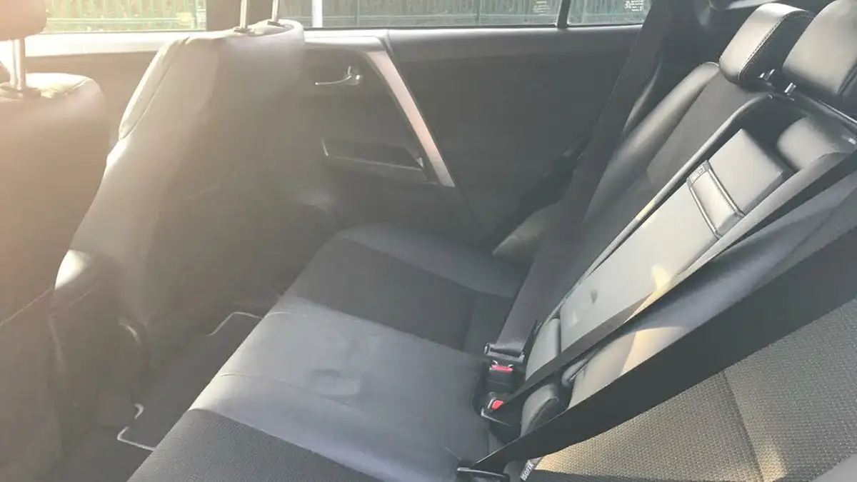 2017-toyota-rav4-25-vvt-i-design-awd-big-12