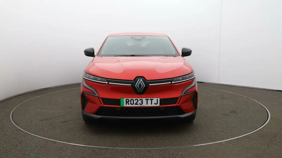 2023-renault-megane-e-tech-e-techno-big-38