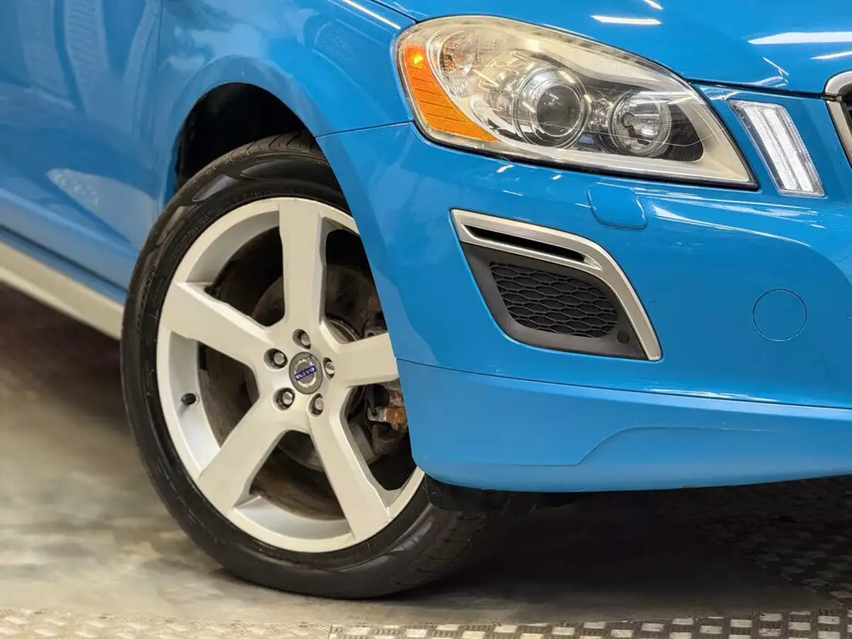 2013-volvo-xc60-30-t6-r-design-big-10