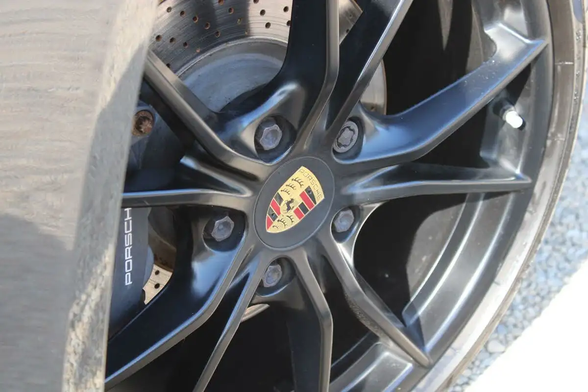 2017-porsche-cayman-718-20-cayman-big-33