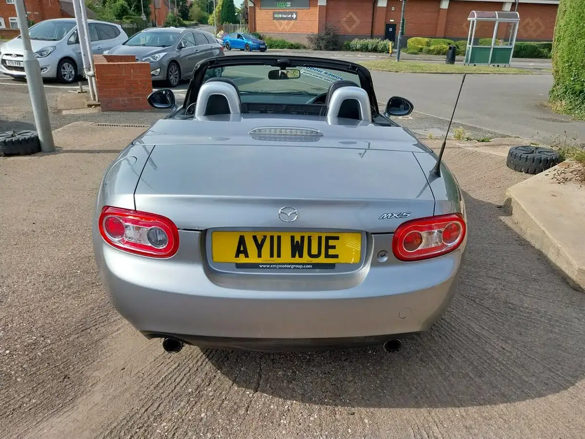 2011-mazda-mx-5-20-roadster-miyako-big-7