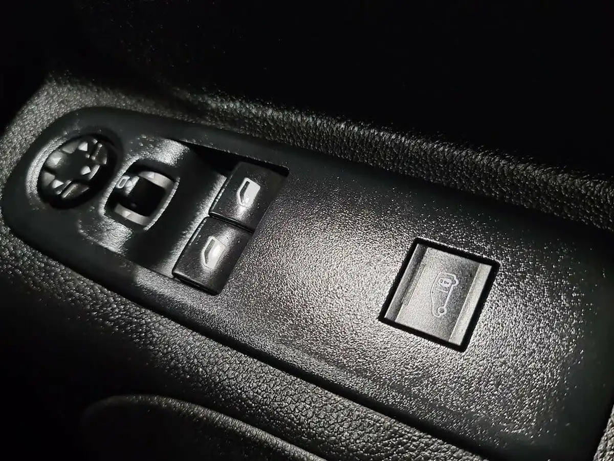 2021-toyota-proace-city-15d-icon-100hpeu6dt-e-l1-big-41