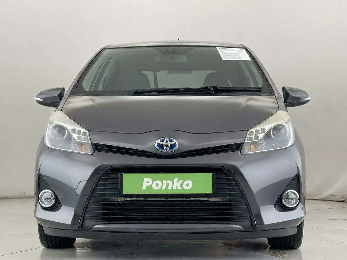2014-toyota-yaris-15-vvt-i-trend-leather-hybrid-big-13
