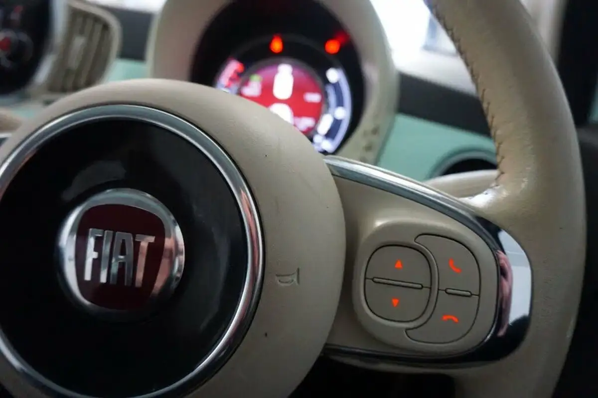 2016-fiat-500-12-lounge-big-28