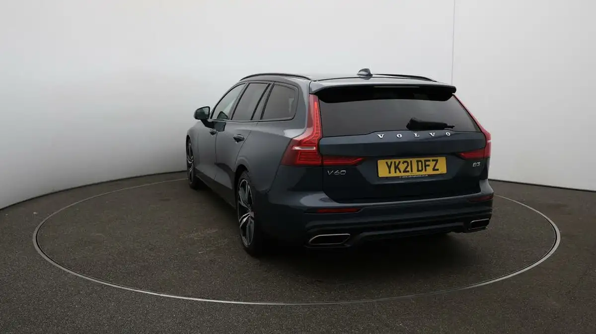 2021-volvo-v60-20-b3-r-design-160bhp-big-52