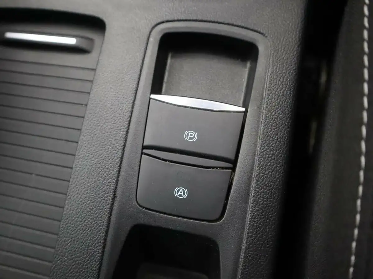 2020-ford-focus-15-titanium-estate-big-33