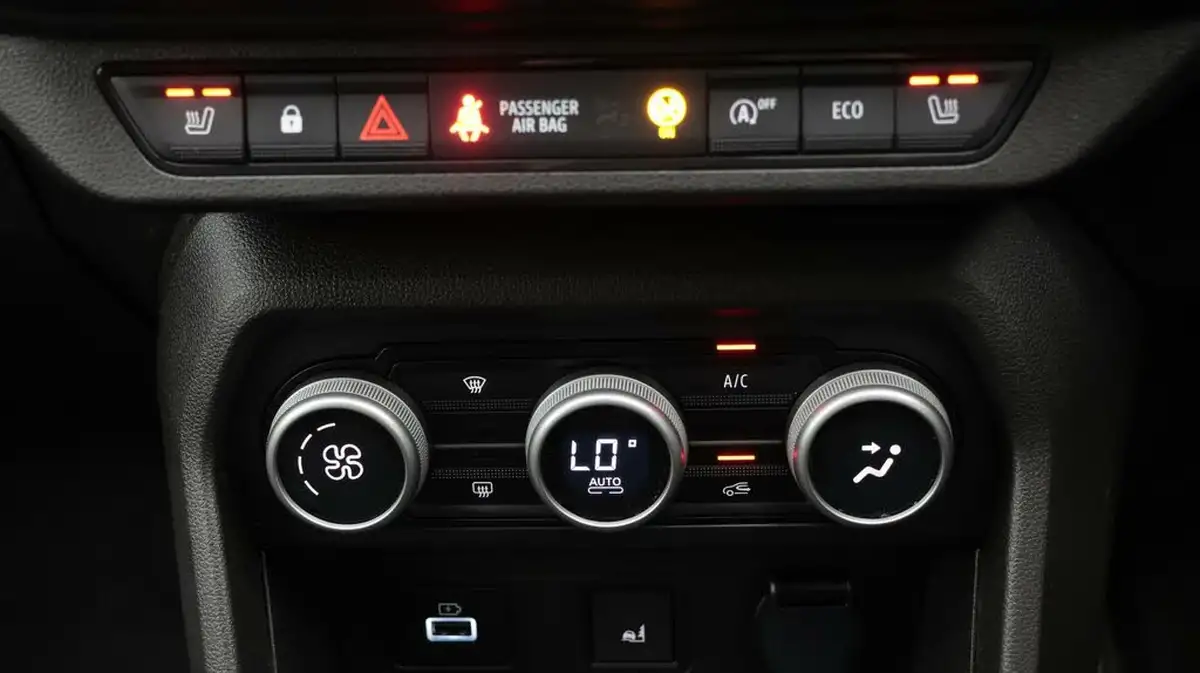 2023-dacia-jogger-10-tce-extreme-big-12