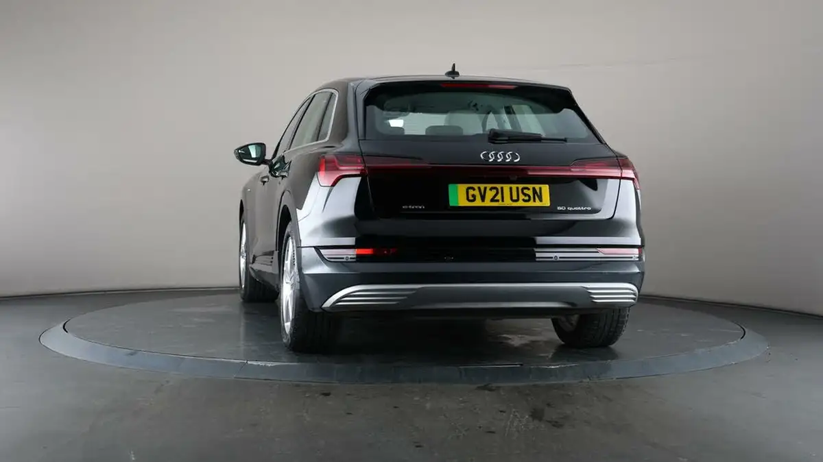 2021-audi-e-tron-50e-technik-station-wagon-big-46