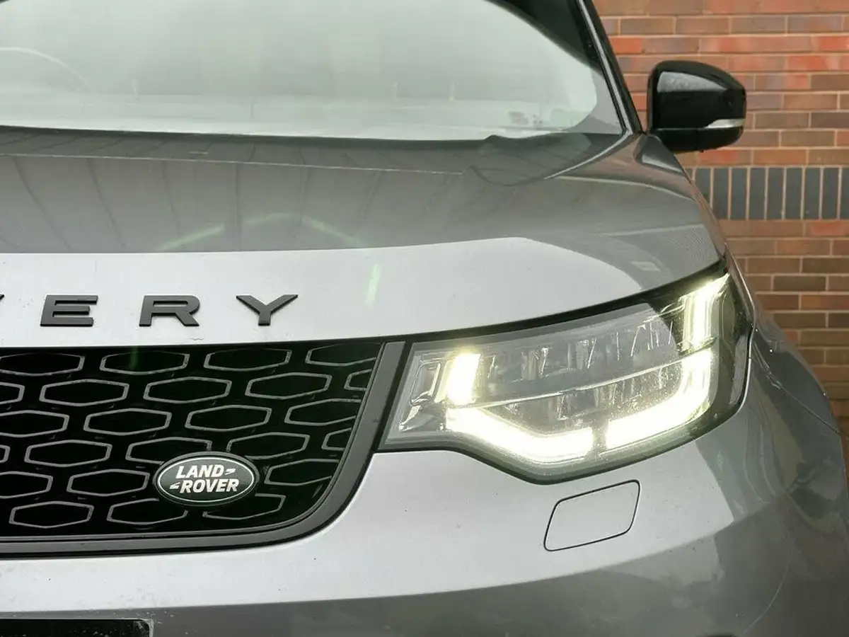 2020-land-rover-discovery-30-sd6-landmark-big-45