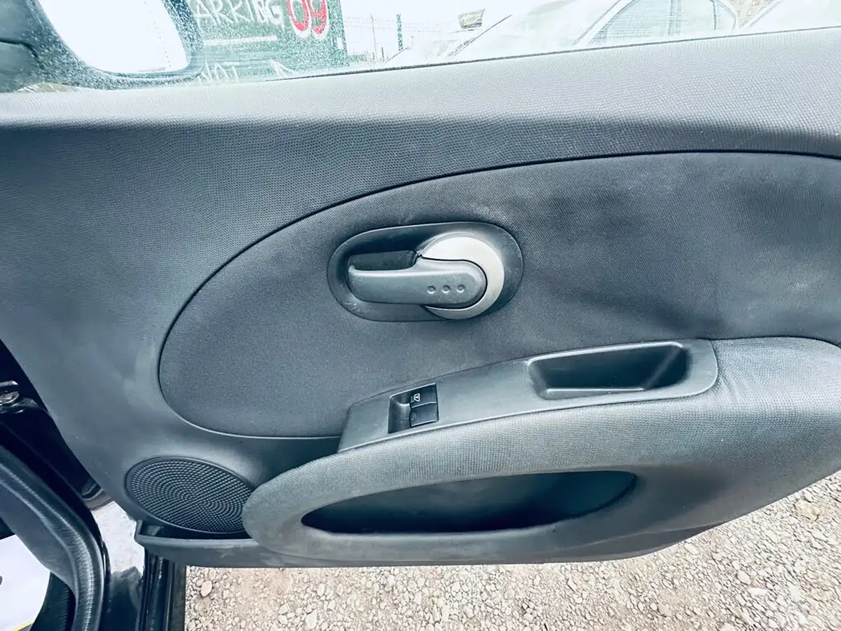 2009-nissan-micra-12-acenta-5d-big-24