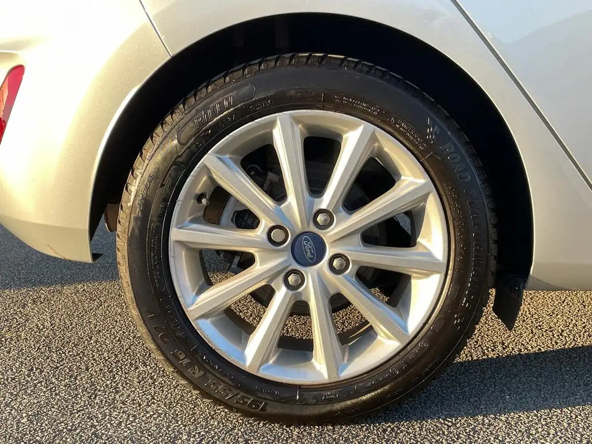 2019-ford-fiesta-10t-titanium-125ps-5d-big-16