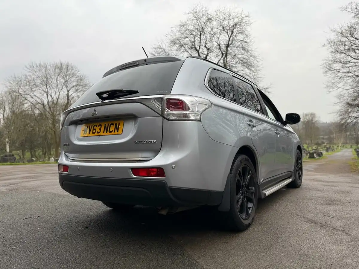 2013-mitsubishi-outlander-22di-d-gx4-auto-big-3