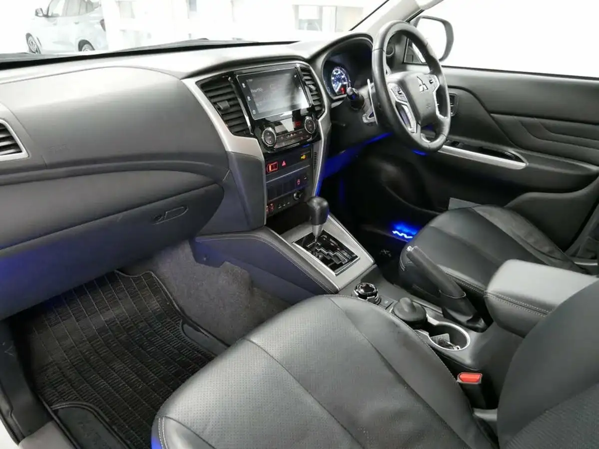 2021-mitsubishi-l200-22di-d-barbarian-auto-big-16