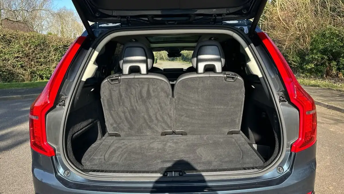 2024-volvo-xc90-20-t8-ultimate-dark-big-16