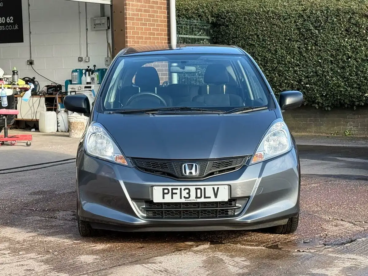 2013-honda-jazz-12-s-big-6