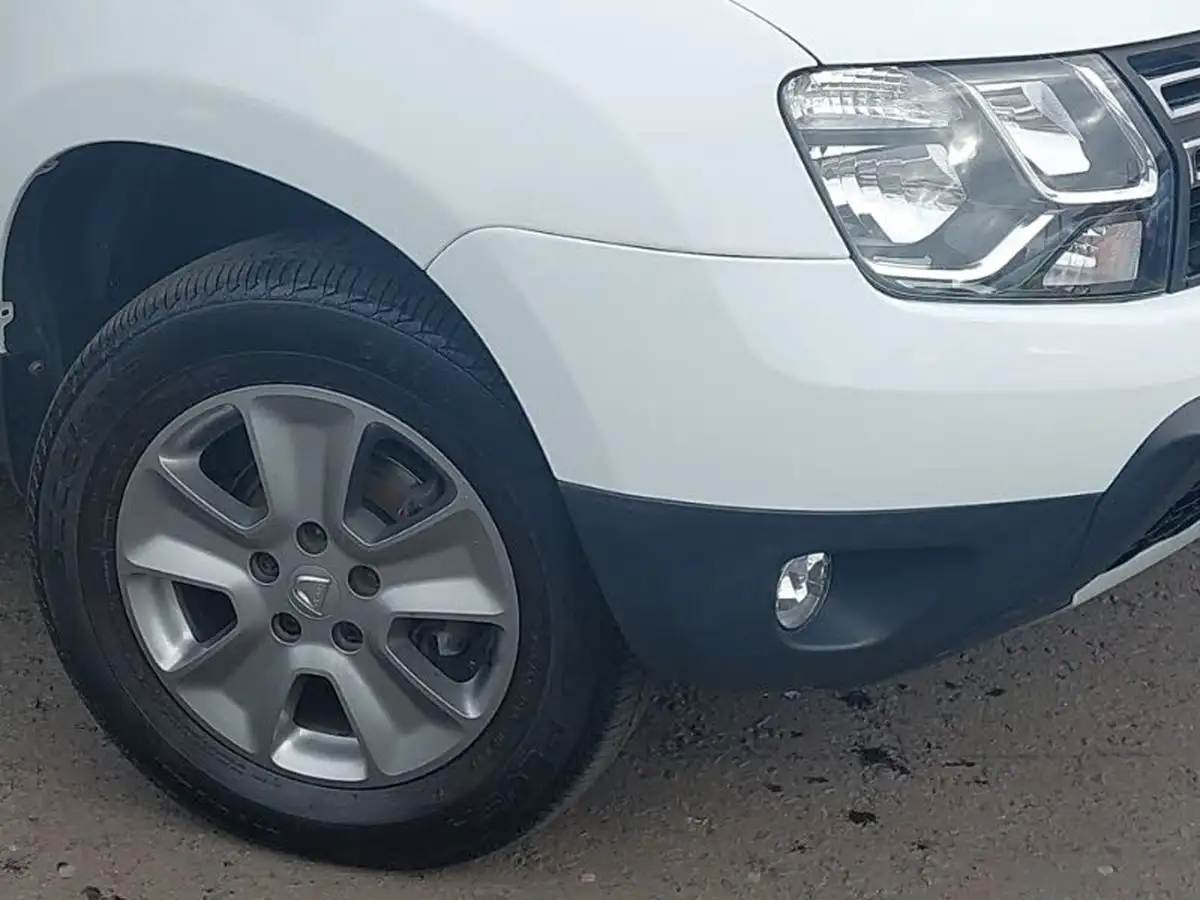 2016-dacia-duster-15dci-laureate-110bhp-ss-station-wagon-5d-big-8