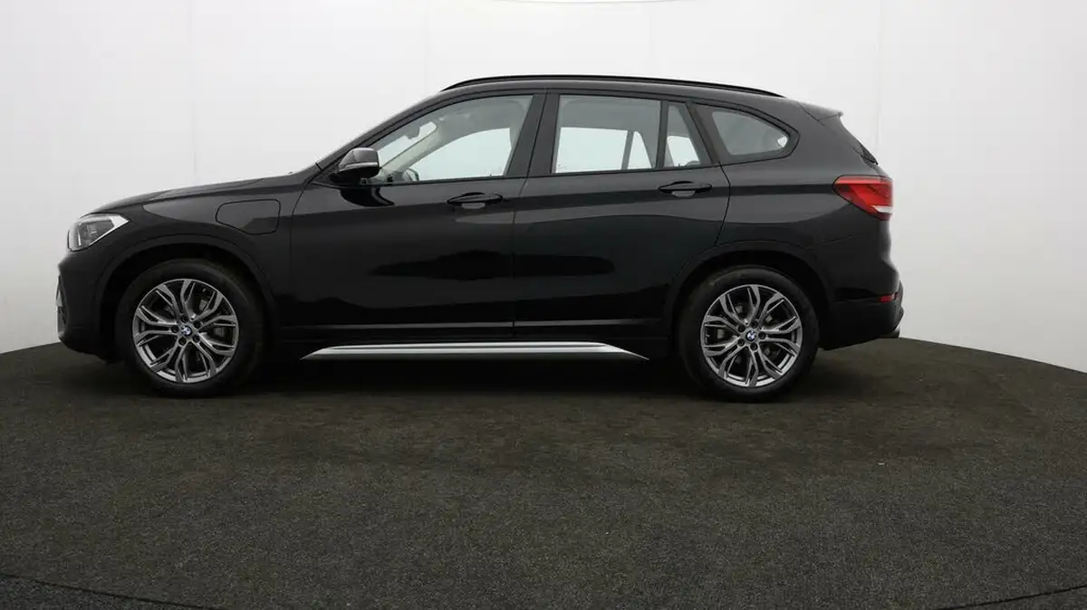 2021-bmw-x1-15-xdrive-25e-phev-xline-big-4