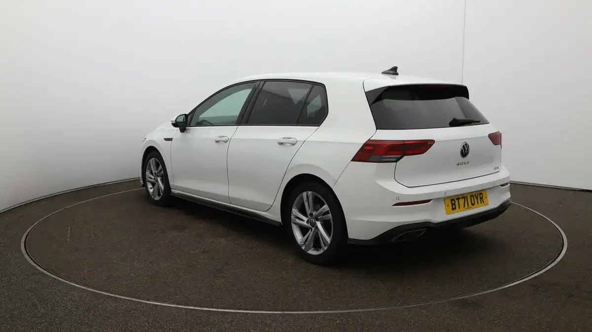 2021-volkswagen-golf-big-53