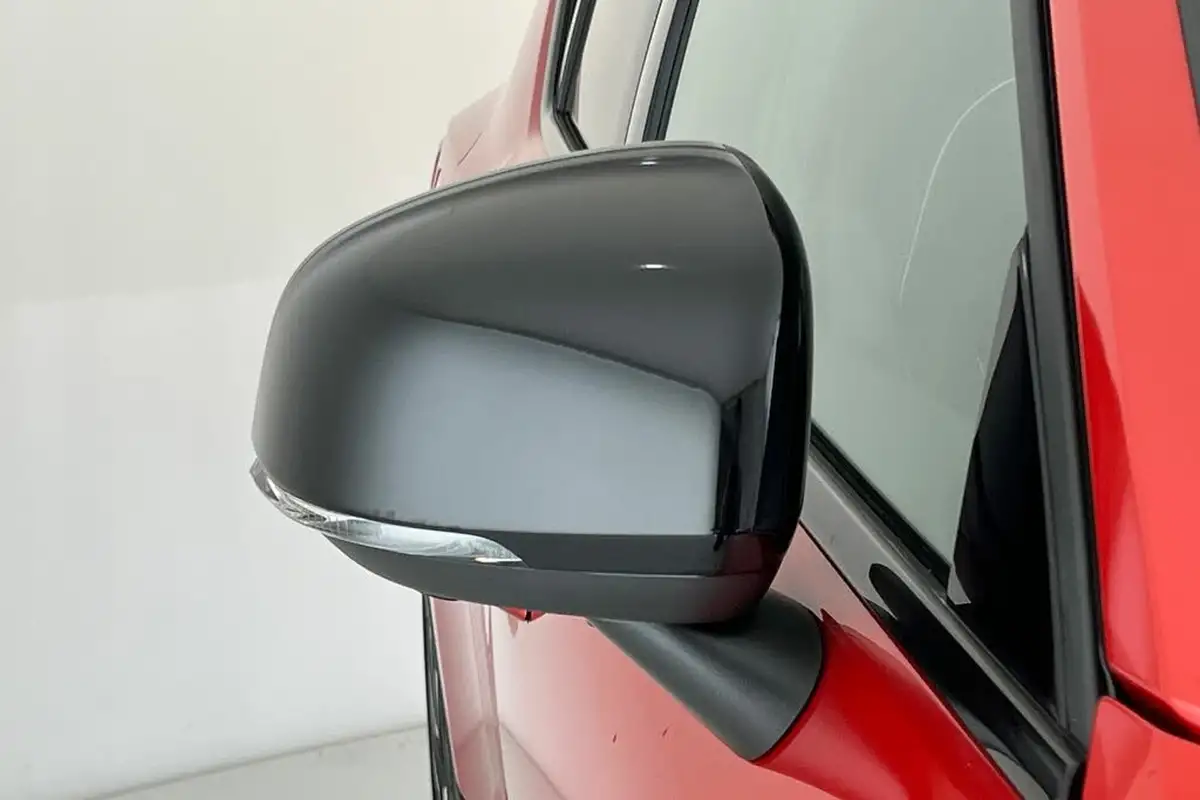 2024-volvo-xc40-20-b4-ultra-bright-big-18