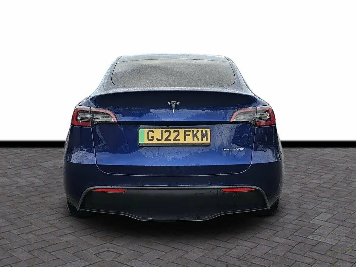 2022-tesla-model-y-e-long-range-big-5