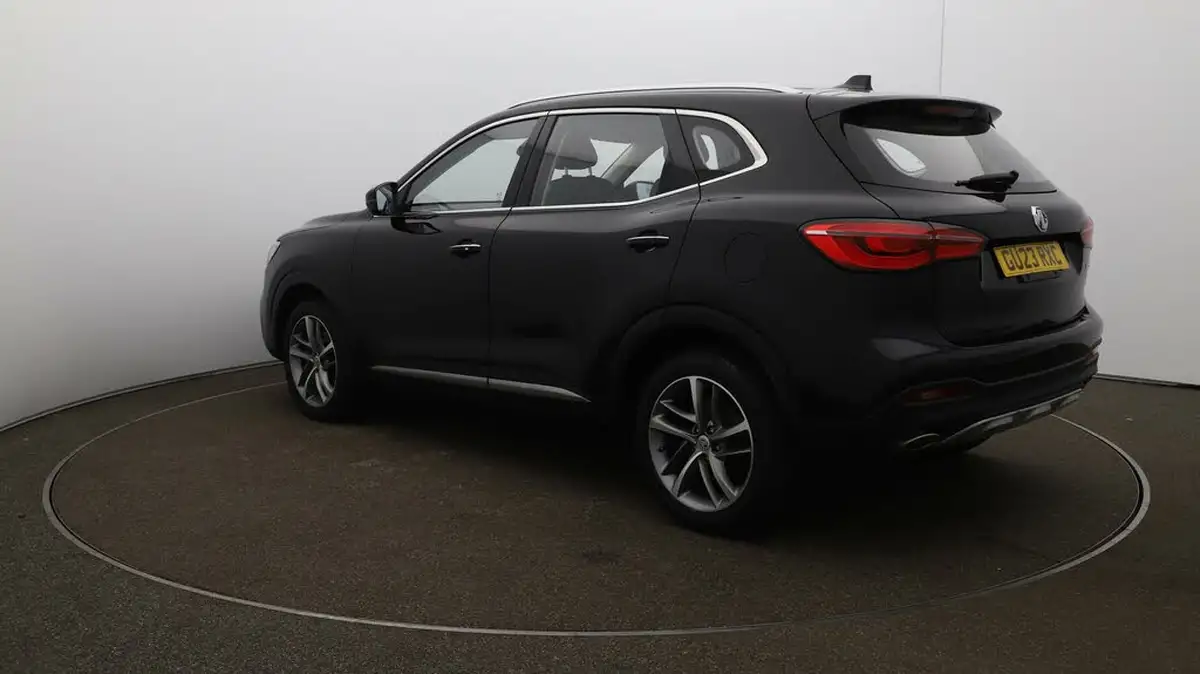 2023-mg-hs-15t-gdi-excite-162ps-big-60