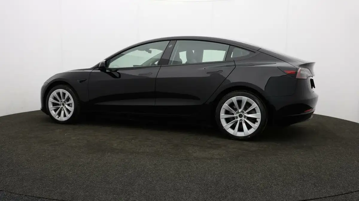 2020-tesla-model-3-e-long-range-big-70
