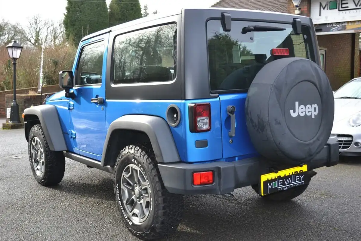 2014-jeep-wrangler-big-3