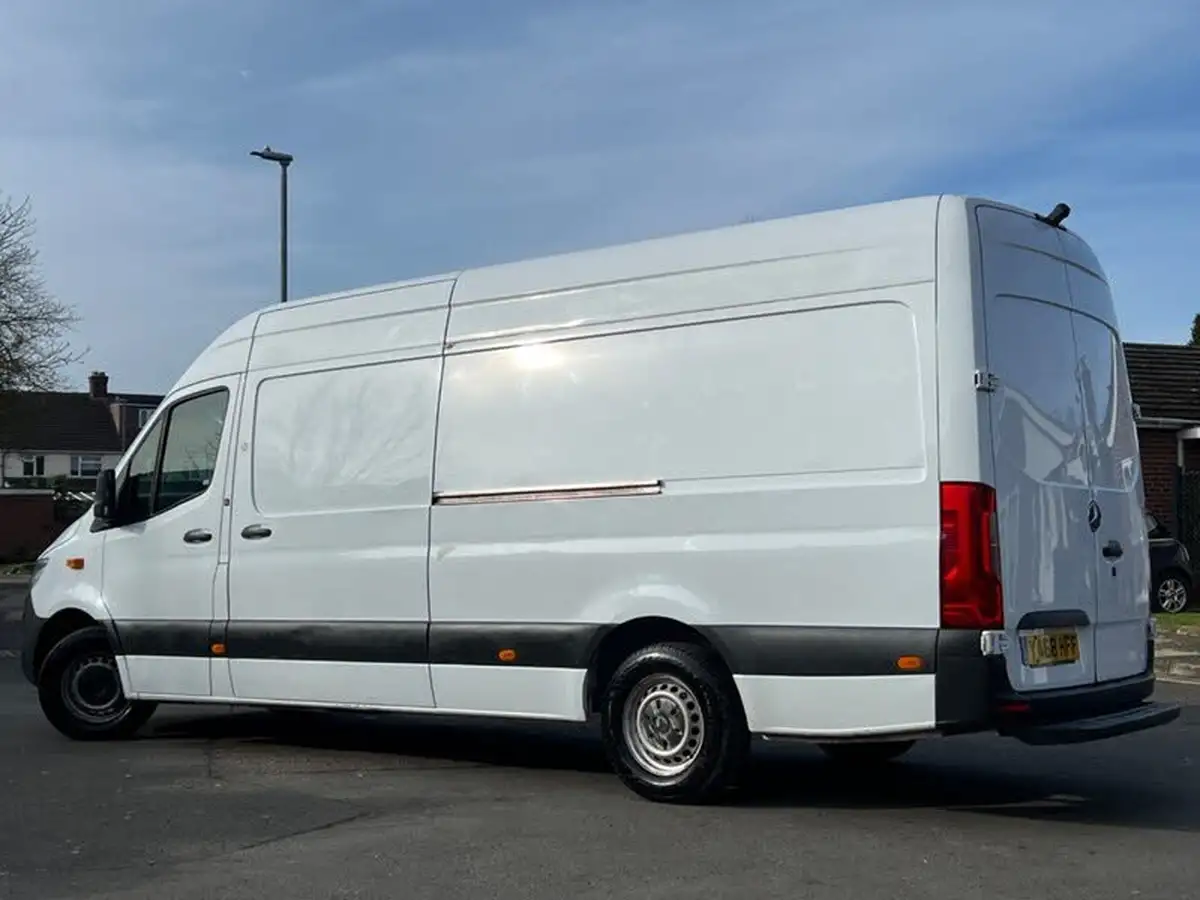 2018-mercedes-benz-sprinter-21cdi-311-l2h1-panel-van-rwd-eco-gear-360-big-33
